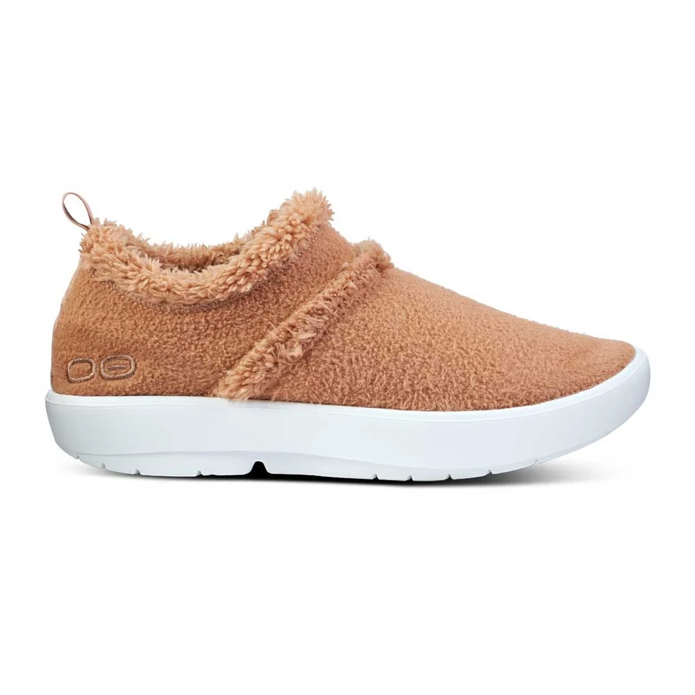 OOfos Women's OOcoozie Low Shoe Recovery Shoe - White/Chestnut 2 OOfos Women's OOcoozie Low Shoe Recovery Shoe - White/Chestnut